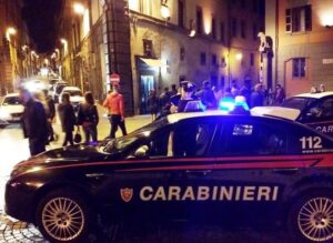 Chiaia, movida e violenza: ragazzo con il cranio sfondato