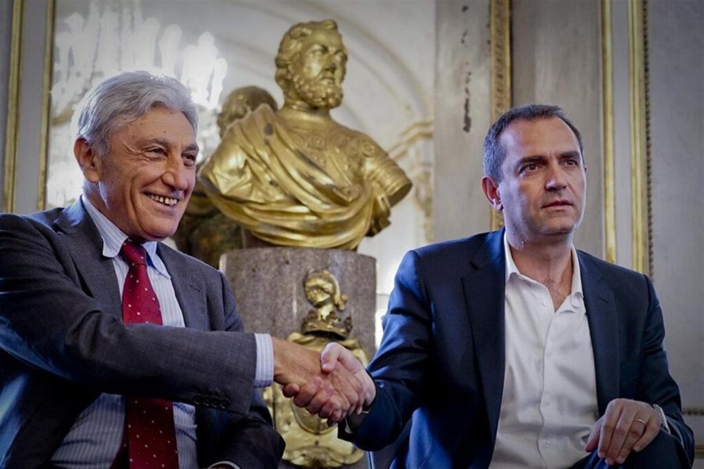 "Bassolino ha chiesto un dossier su De Magistris", l'ipotesi dei Pm che indagano sul caso Romeo