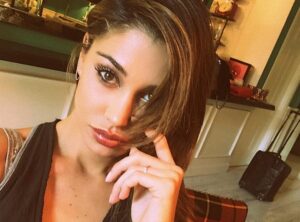 Belen Rodriguez accostata alla camorra: ecco lo sfogo su Instagram