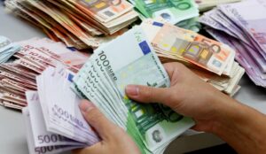 Bidello muore a 92 anni: lascia un'eredità milionaria