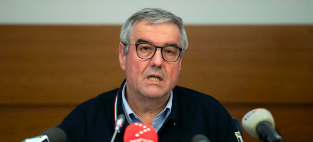 Coronavirus, Protezione Civile: "Continuano ad aumentare i contagi, crescono anche le vittime"