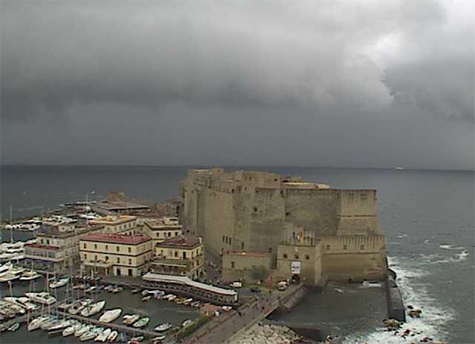 Allerta meteo Napoli: piogge per tutto il week end