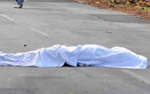 cadavere-in-strada-a-napoli