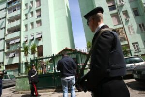 Carabinieri, spaccio roga al parco verde