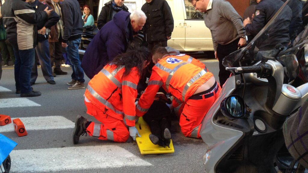 Caivano, investita donna al Parco Verde: è in gravi condizioni