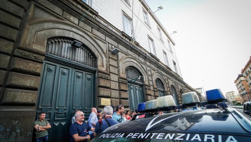 Carcere di Poggioreale, via alle proteste dei parenti dei detenuti