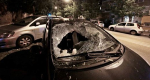 Caserta: vede la ex fidanzata con un altro e impazzisce di gelosia