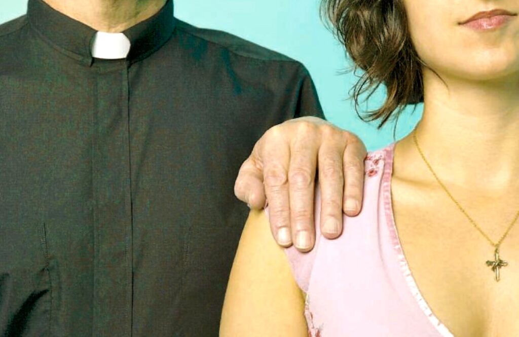 Castellammare di Stabia: prete si innamora di una parrocchiana