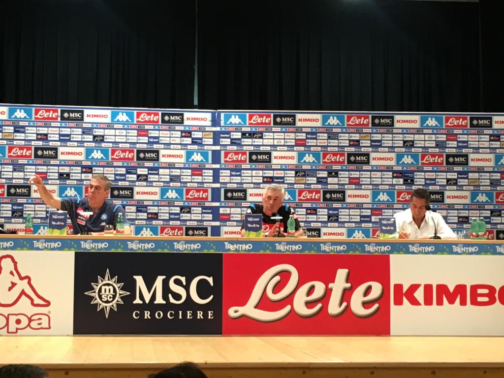 Ancelotti: "Qui tanti agenti, nessuno è in vendita. Ho centrocampisti moderni"