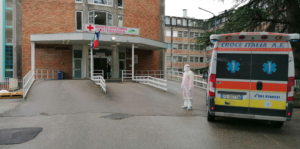 Coronavirus, torna l'incubo al Coutgno di Napoli, 13 nuovi ricoveri: "Non siamo al sicuro"