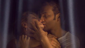 "Napoli Velata", troppe aspettative per un film superato dal suo dibattito