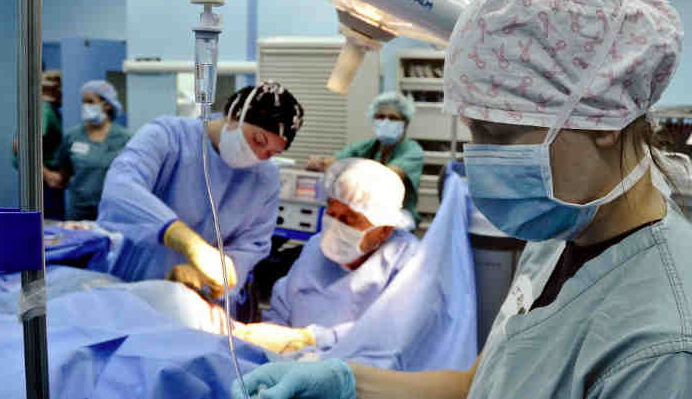 Da Nord a Sud per l'operazione: "Ho scelto Napoli per le sue eccellenze"