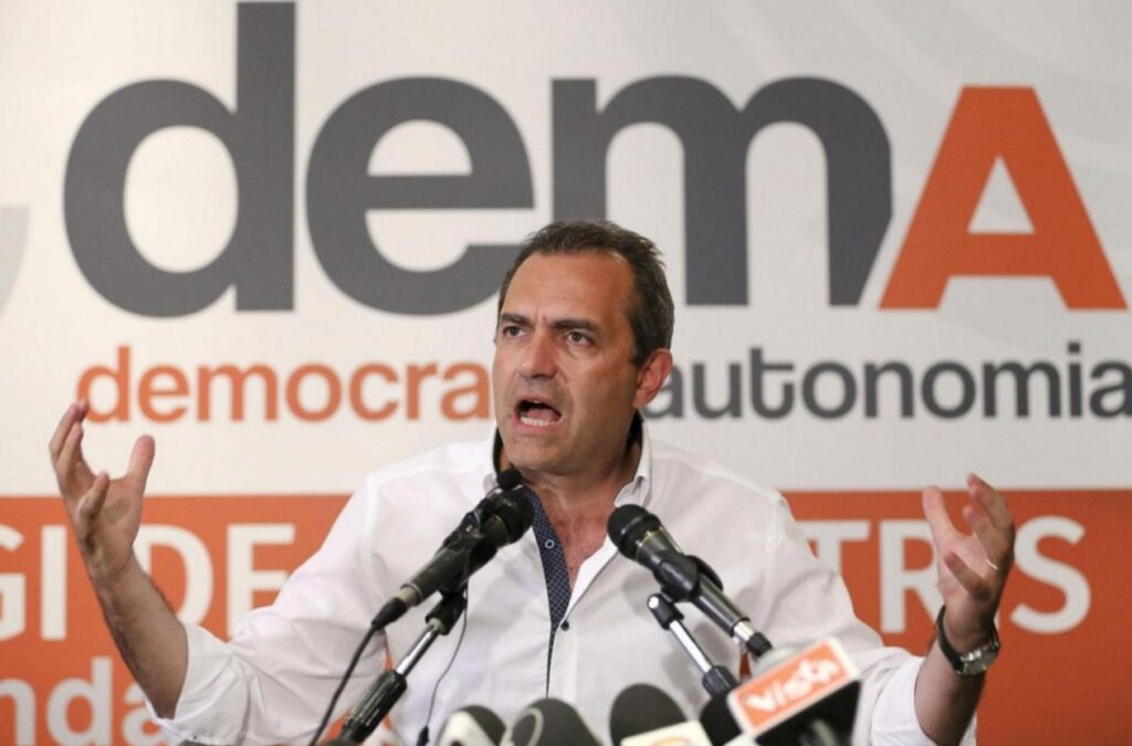 De Magistris si prepara alla politica nazionale, DeMa diventa partito