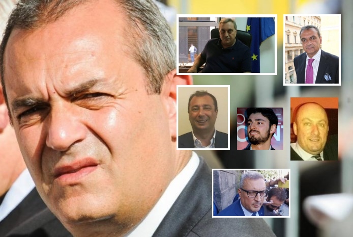 Patto di sangue contro De Magistris, l'audio dei 'cospiratori': "Il Sindaco è finito"