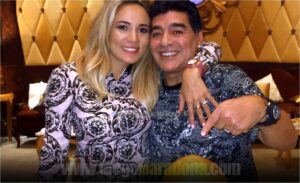 Diego Maradona arrabbiato con le due figlie, il messaggio su Facebook