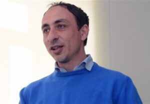 Il sindaco, 46 anni, terminate le formalità di rito, sarà sottoposto agli arresti domiciliari presso la sua abitazione. Praiano è un piccolo e rinomato centro turistico della costiera amalfitana.