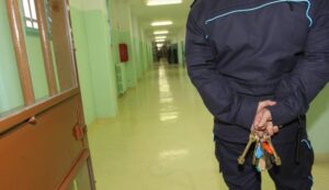 Napoli, detenuto si è tolto la vita nel carcere di Poggioreale