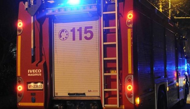 Paura a Casandrino, esplosione per una fuga di gas: ferito un uomo