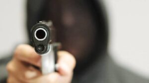 Frattamaggiore, rapina con colpi di pistola: ladri in fuga