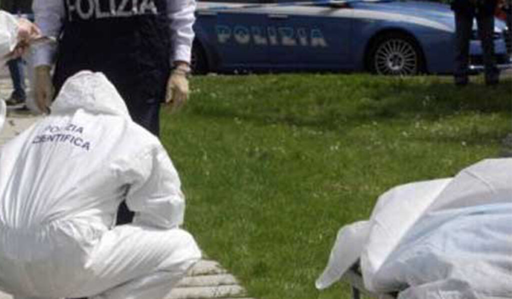 Due cadaveri trovati ad Afragola, è mistero: scatta l'indagine