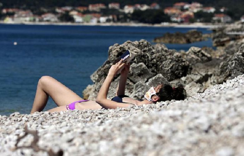 Coronavirus, come cambia l’estate degli italiani