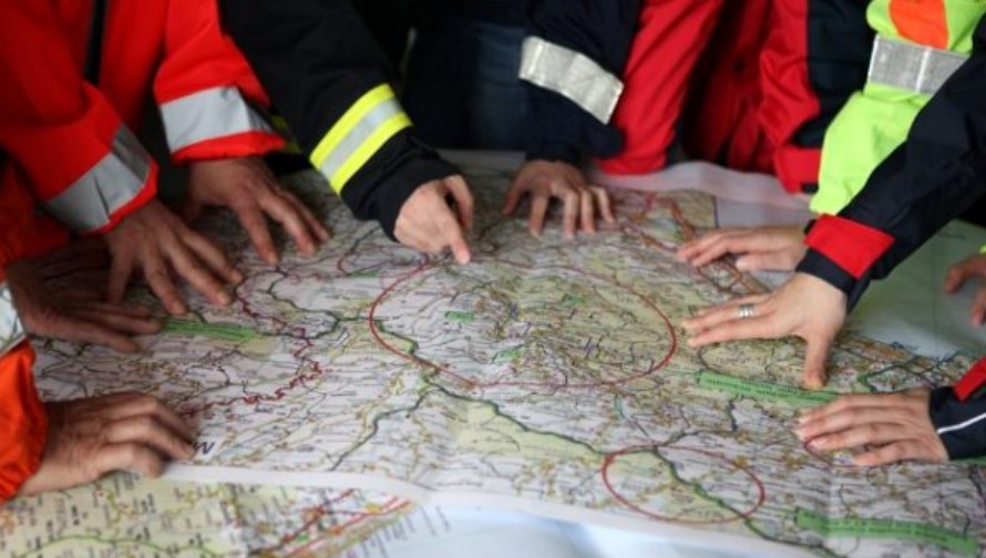 Ad avvisare la cittadinanza ci penseranno, nello stesso momento, i sindaci di ogni comune