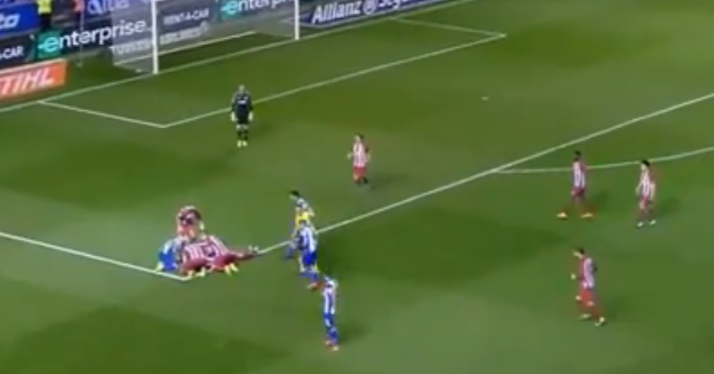 Fernando Torres soffoca in campo, terrore contro il Deportivo la Coruña