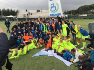 Napoli, il calcio femminile in festa: la Carpisa Yamamay vola in Serie B
