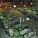 Freddo a Napoli, si ghiacciano fontane e strade