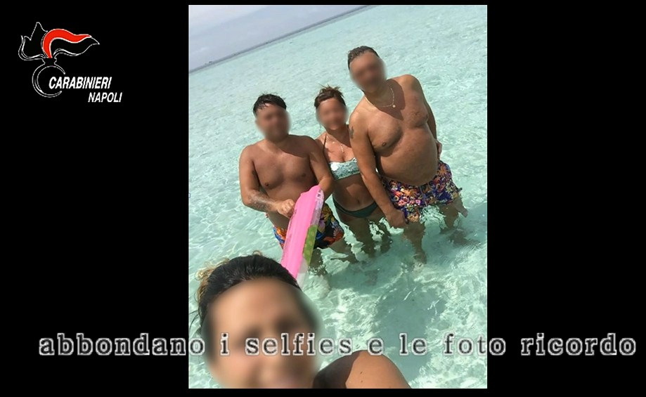 Furti in appartamento e viaggi alle Maldive: "Noi come i politici...". Presa banda del Rione Traiano