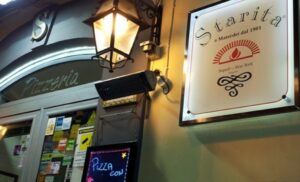 Furto nella notte nella pizzeria Starita a Materdei