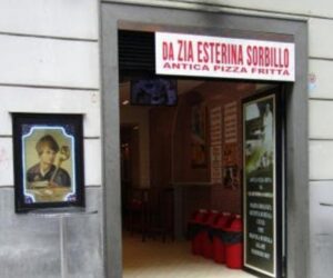 Furto nella pizzeria "Zia Esterina Sorbillo" al Vomero