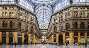 Galleria Umberto, la proposta di De Magistris: mettere cancelli per chiuderla