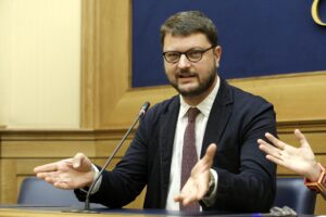 Gennaro Migliore: "Poggioreale e Secondigliano possono diventare modelli nazionali"