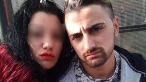 "Piangeva troppo", riduce figlia della compagna in fin di vita. La madre: "Non lo perdono ma lo amo"