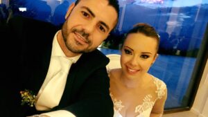 Gigi D'Alessio e Anna Tatangelo fanno un regalo speciale a Gianni Fiorellino