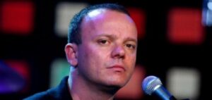 Gigi D'Alessio ironizza sul nuovo cd dell'amico Felice Romano