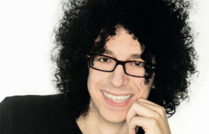 Giovanni Allevi a Napoli, incanta la stazione centrale