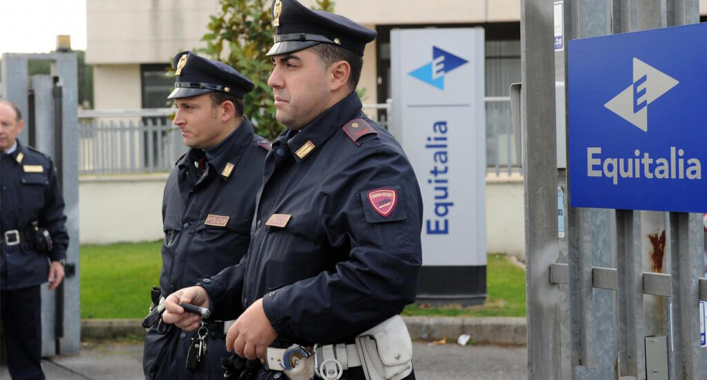 Giugliano, furto negli uffici di Equitalia: rubati 4mila euro