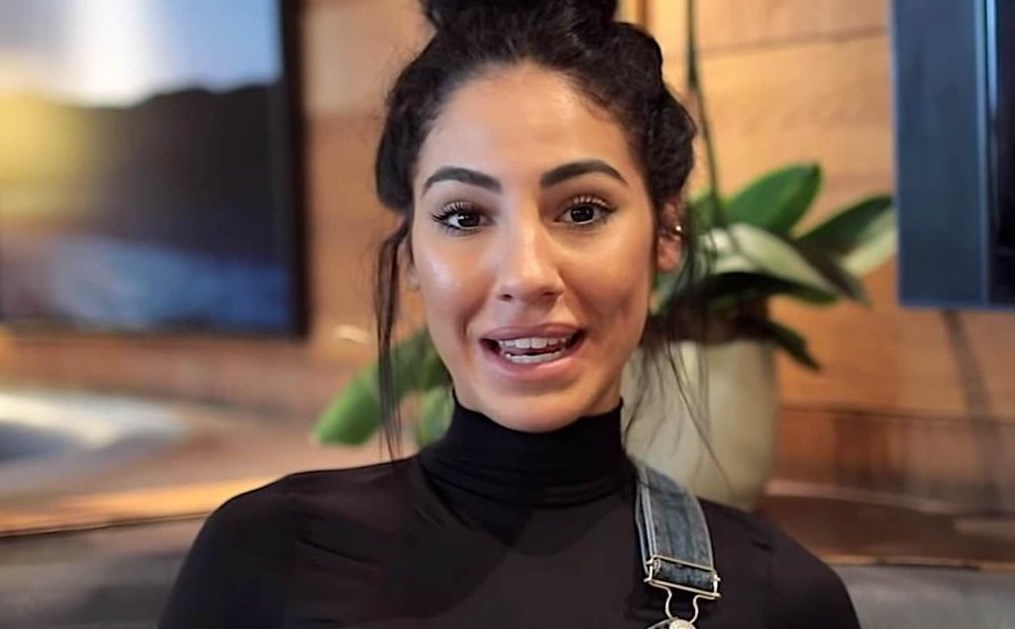 Giulia De Lellis nei guai per una sponsorizzazione, l'influencer rischia una denuncia