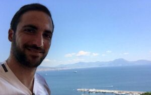 Higuain chiama il suo fruttivendolo napoletano, consegna speciale al Parker
