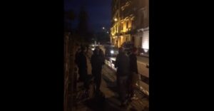 Higuain e la Juventus arrivano a Napoli: il video