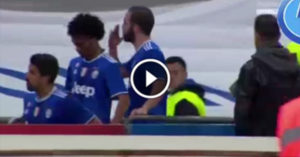 Higuain manda un bacio a fine partita, è un mistero: a chi era rivolto?