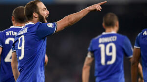 Higuain scatenato: porta De Laurentiis in tribunale: "Voglio 600mila euro"