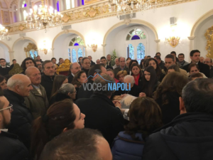 In migliaia alla Sonrisa per l'ultimo saluto a Don Antonio Polese