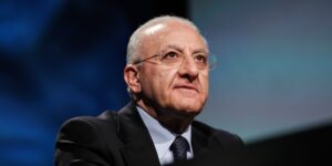 Vincenzo De Luca indagato per istigazione al voto di scambio