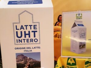 Il latte ha una nuova veste: cambia l’etichetta per garantire la tracciabilità della provenienza