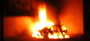 Incendio Napoli: due auto in fiamme a Pianura