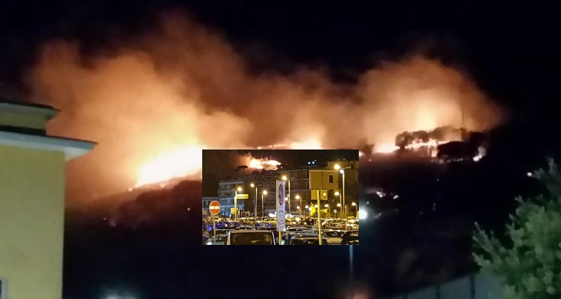 Pozzuoli, fuochi d'artificio per gli ospiti del locale: a fuoco intero costone collinare