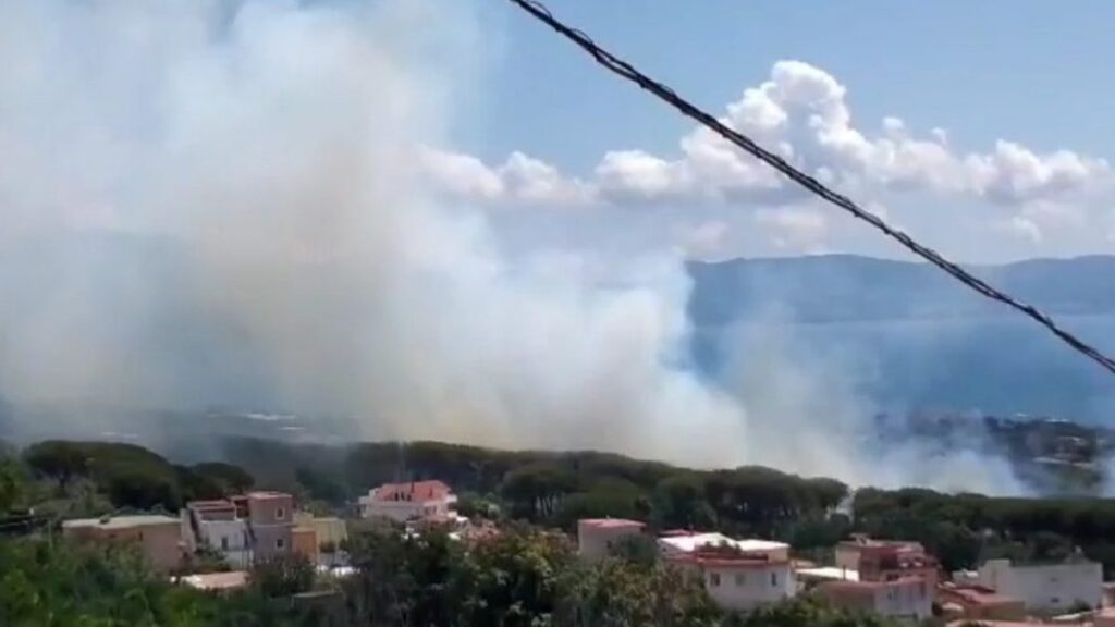 Incendio sul Vesuvio